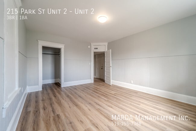 Photo - NEWLY RENOVATED 2 BE/1 BATH + DEN IN CHATHAM + UTILITIES Unité 2