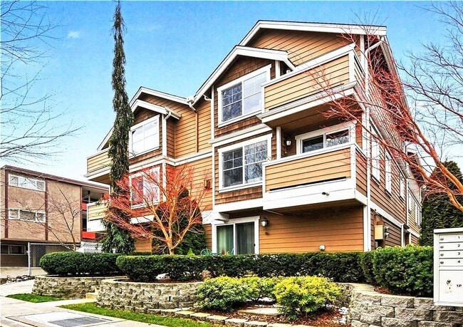 Building Photo - Live Between Lake Washington and Downtown Seattle, The Best of Both Worlds!