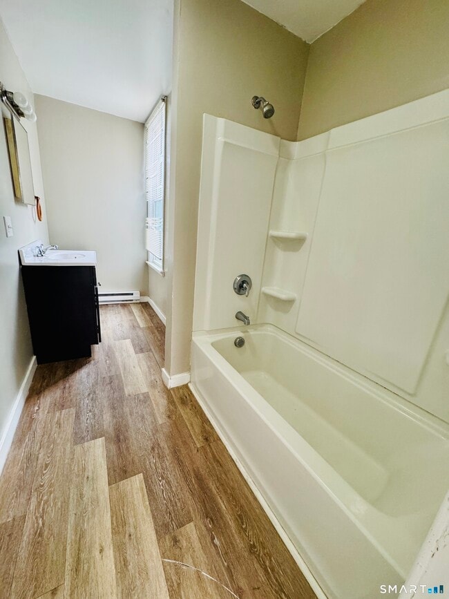 Photo - 124 Meriden Rd