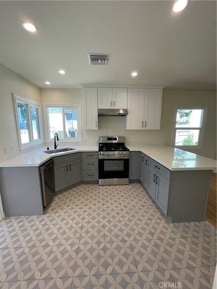 1127 N Verdugo Rd