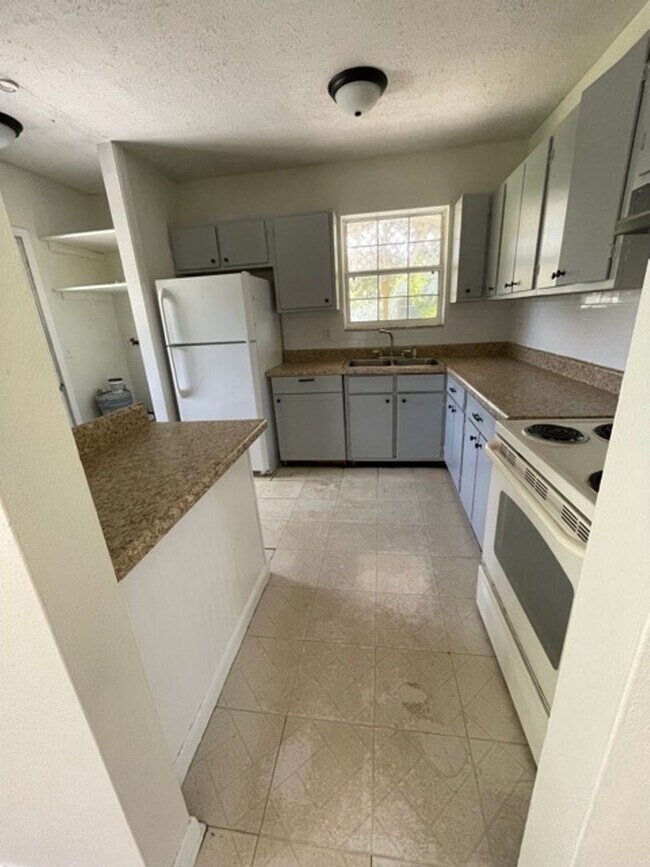 Photo - 2 Bed 1 Bath Home | Pet Friendly | Washer ...
