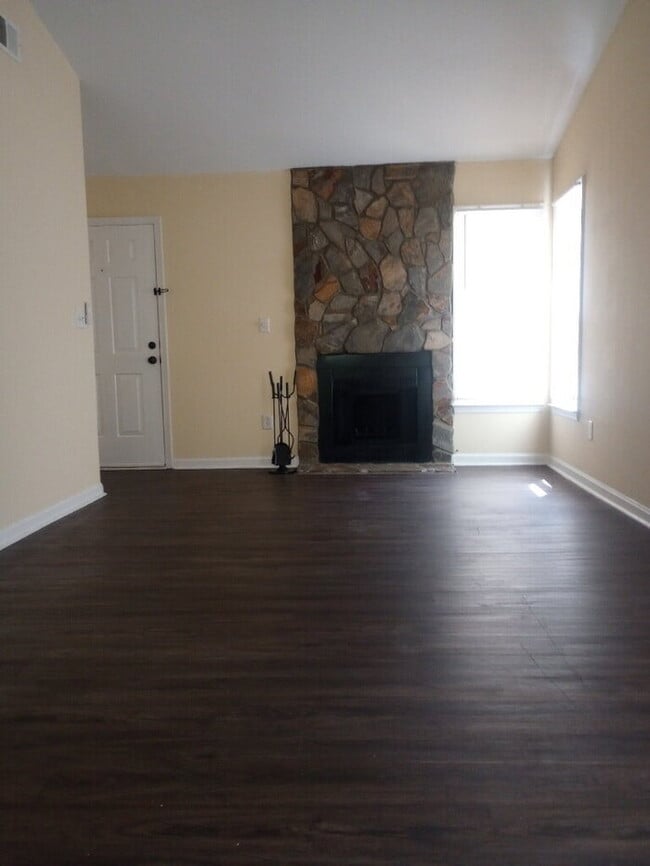 Photo - 8 Charterhouse Ct