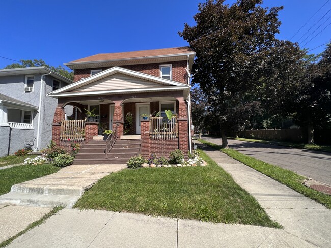 Building Photo - 1425 Marcy St Unit Up