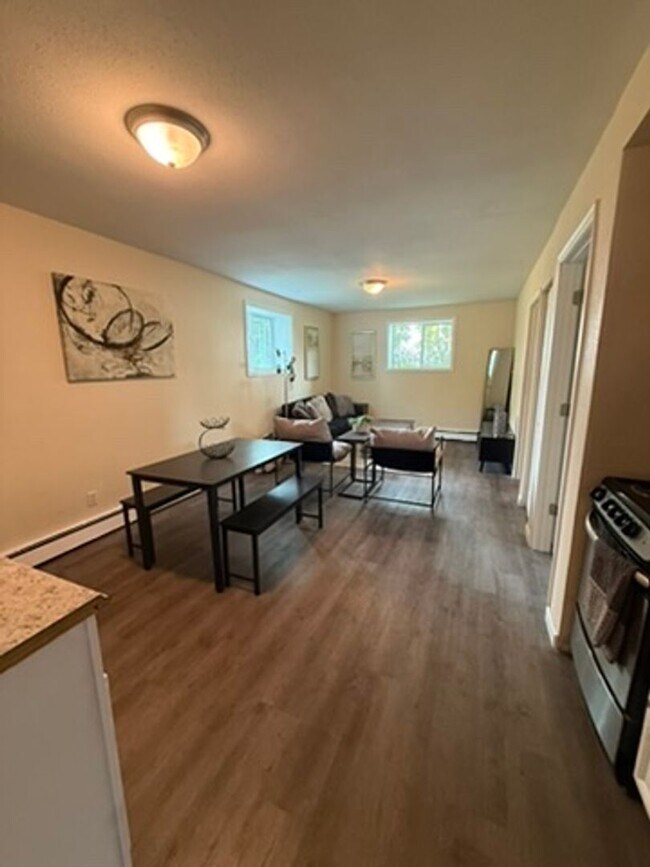 1516 Buttercup St Unit B