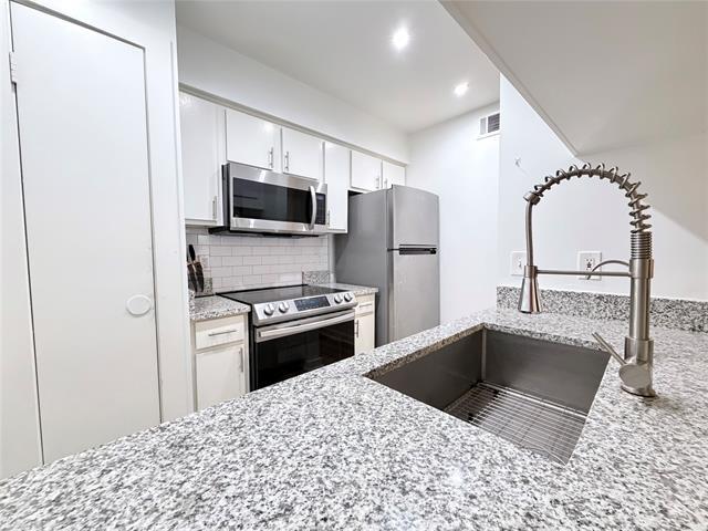 Building Photo - 4837 Cedar Springs Rd Unit 110