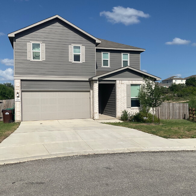 New beautiful 3/2.5 home with Office - New beautiful 3/2.5 home with Office