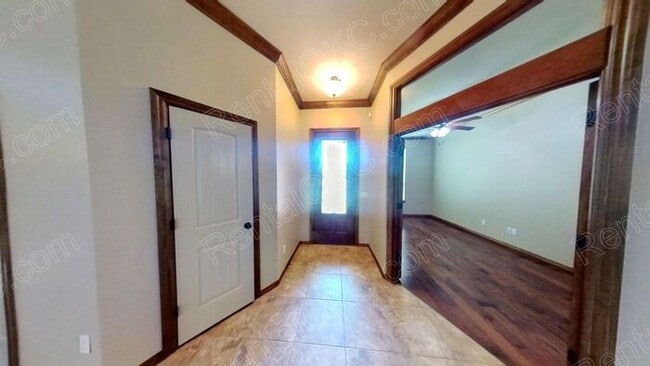 Photo - 3/2 plus office in gated SW neighborhood