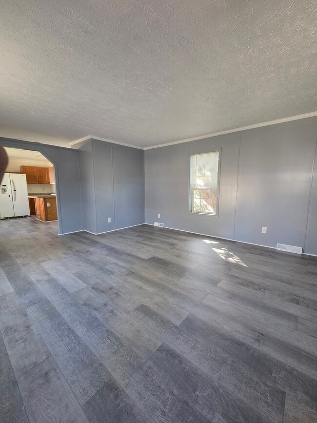 Building Photo - 1511 Mydland Rd