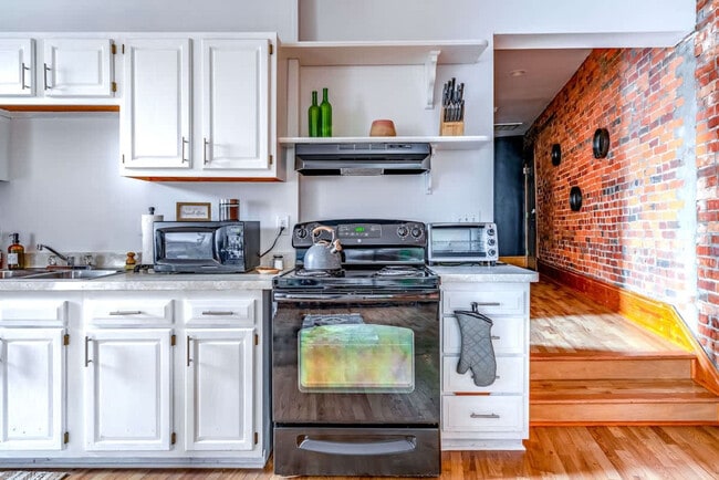 Photo - 1180 N High St Unidad ID1265610P