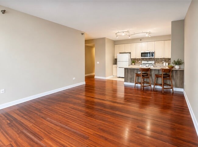 330 N Jefferson St Unit 1407