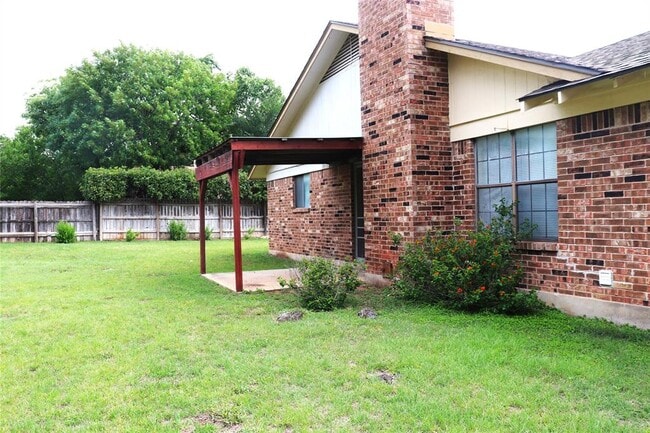 Photo - 1204 Leander Rd Townhome