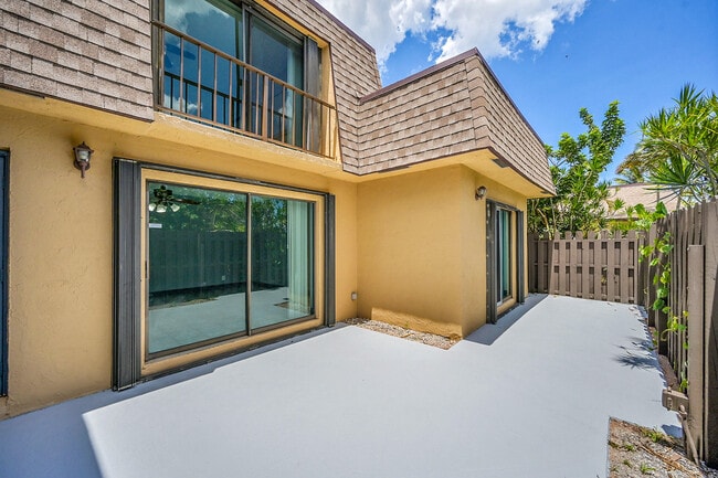 Photo - 1204 Waterview Cir