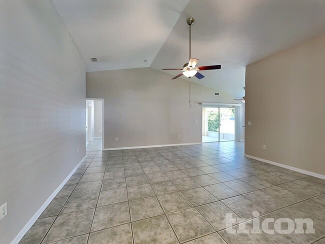 Photo - 7641 Manor Dr