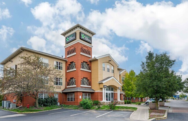Furnished Studio-Indianapolis - Airport - W. Southern Ave.
