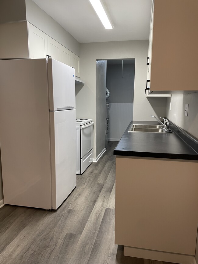 Building Photo - 610 Alta Ave Unit 2