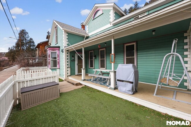 Photo - 1908 Wall St