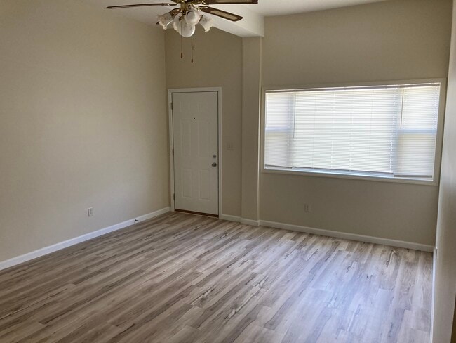 Photo - 51 E Main St