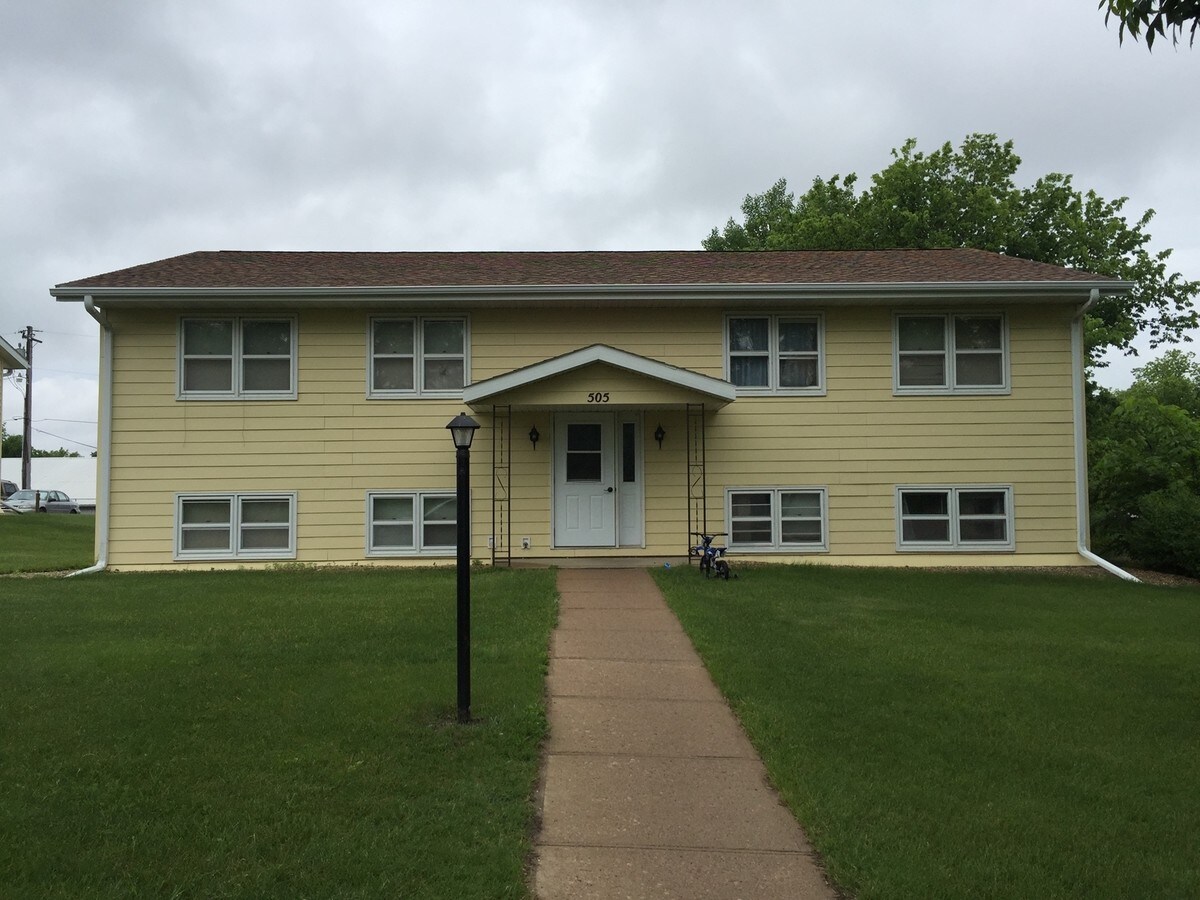 Hilltop Manor I & II - Hilltop Manor I & II Apartments