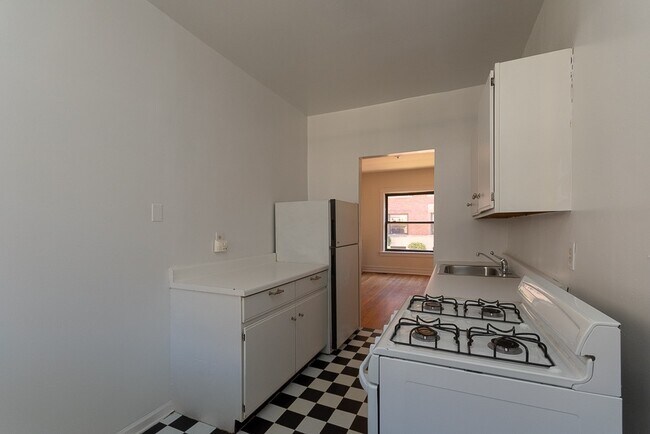 Photo - 832 W Waveland Ave Condo Unit S2