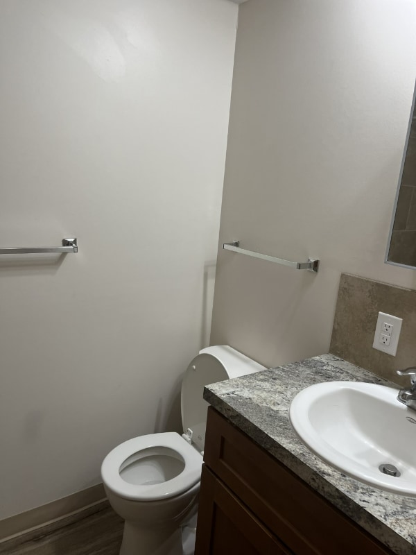 Photo - 823 N 6th St