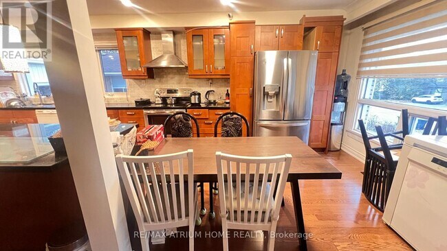 Photo - 949 Willowdale Ave