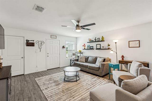 Photo - 7408 Bluebell Ln