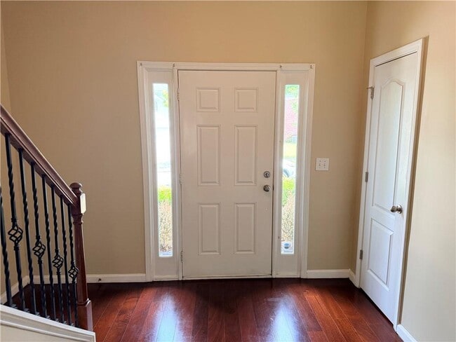 Photo - 2066 Peach Shoals Cir