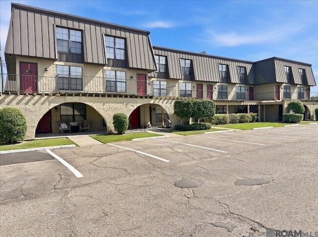 Building Photo - 10290 W Winston Ave Unit 14