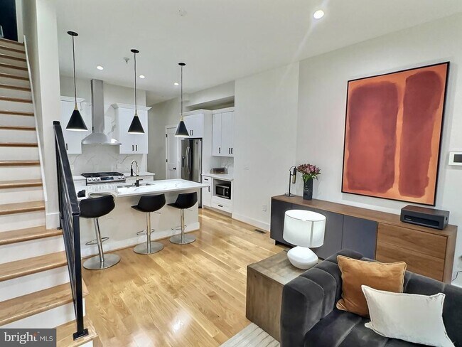 Photo - 1420 Staples St NE Unit 1