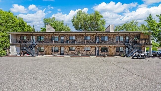 Building Photo - Affordable 2 Bed 1 Bath Apartment! Great l...