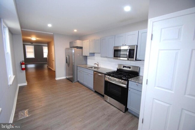 Photo - 229 E Broad St