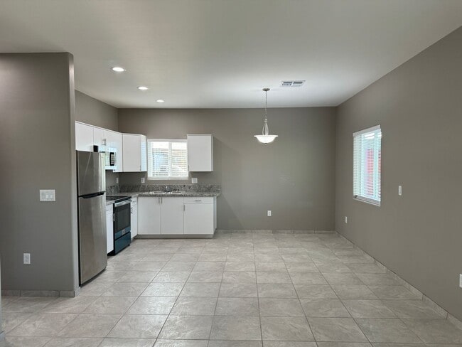 Photo - Beautiful Modern 3Bdm 2Ba Home, Easy Access to I-10, Must See! Unit PinalVista2581-#1