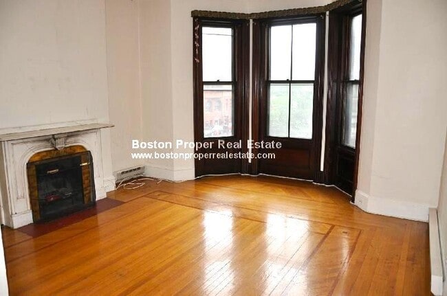 Building Photo - 429 Beacon St Unit 2