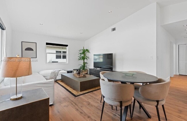 Photo - 309 SE 3rd Ave