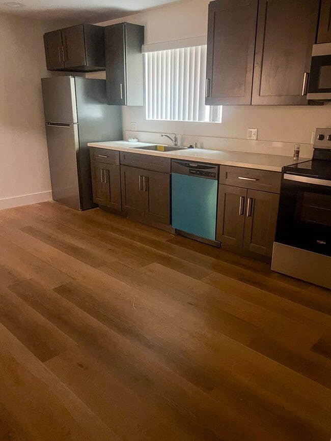 Photo - 610 N Soto St