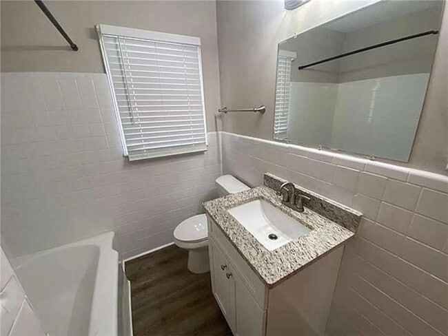 Photo - 2490 Brentwood Rd