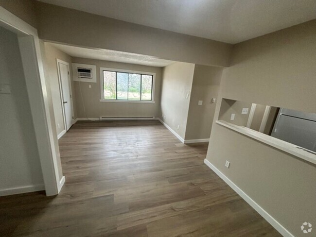 Building Photo - Fairview Apartments Unit D01
