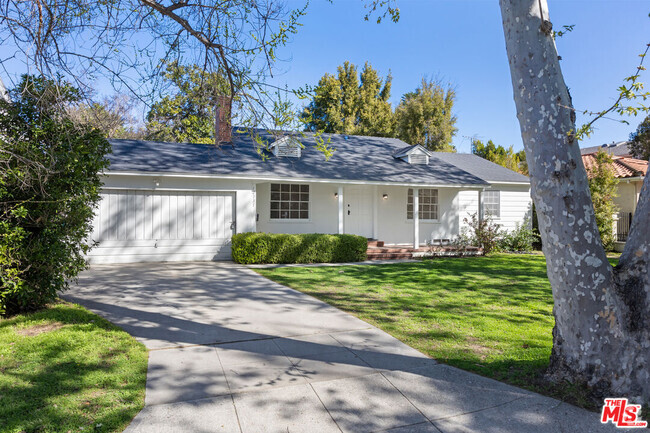 Building Photo - 12937 Woodbridge St Rental