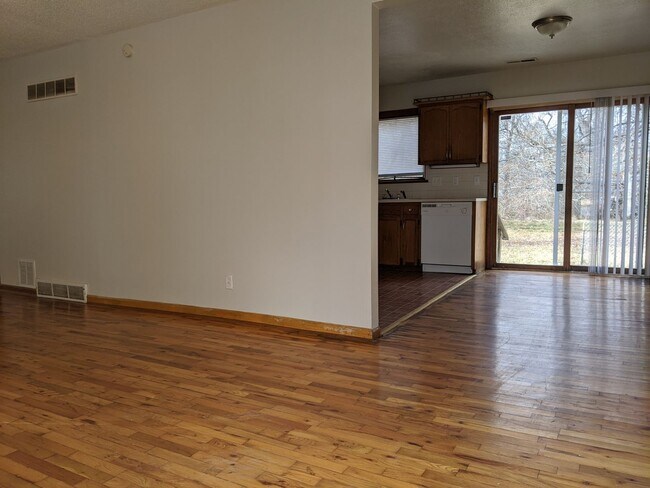 Photo - 10614 Oakland Ave