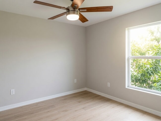 Photo - 1003 NW 7th Pl