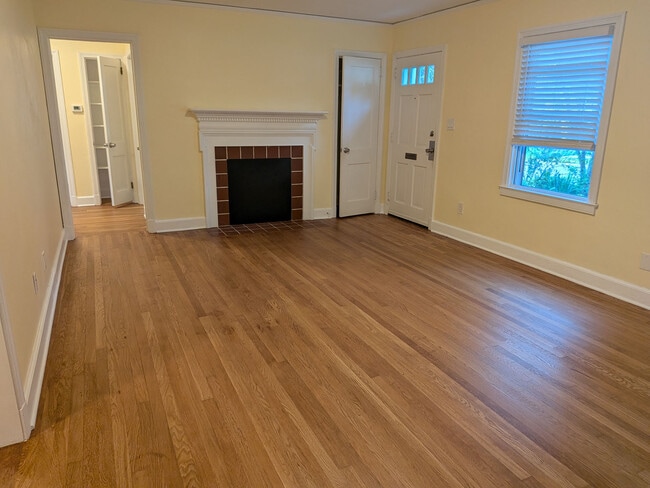 1403 Cardinal Pl