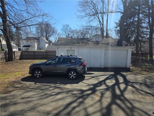 Photo - 715 W Water St