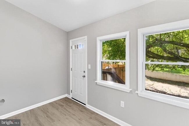 Photo - 809 Pontiac Ave