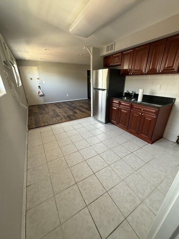 Photo - 4134 Longshore Ave