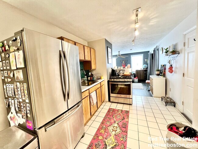 Photo - 525 E 3rd St Unit 2F