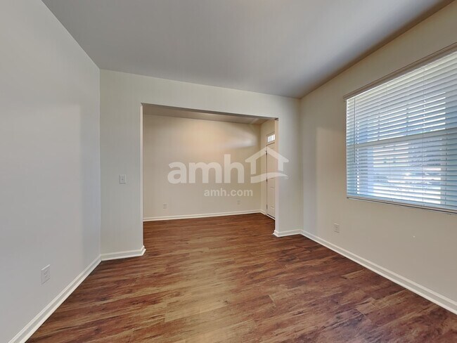 Photo - 76 Springer Pkwy