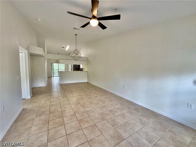 25735 Lake Amelia Way Unidad 203