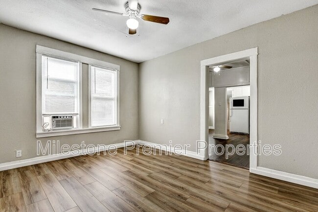 Photo - 326 W Sears St