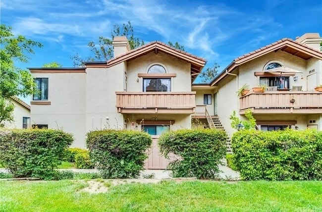 Building Photo - 22775 Lakeway Dr Unit 454