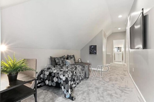 Photo - 189 Miami Ave